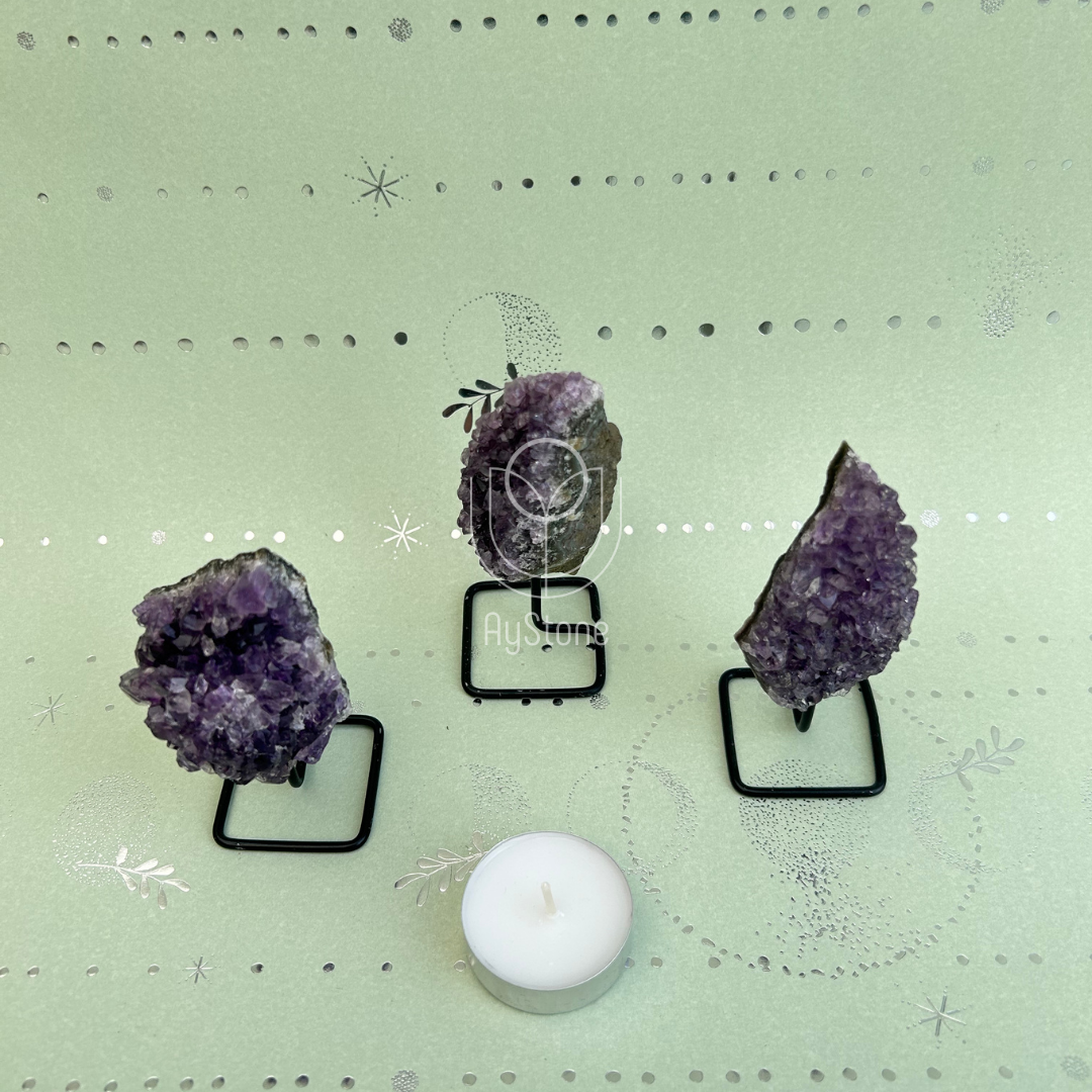 Mini Amethyst auf Metallständer