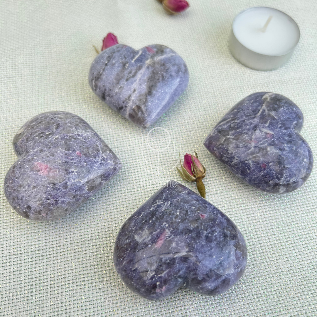 Pinker Turmalin in Lepidolith Herz