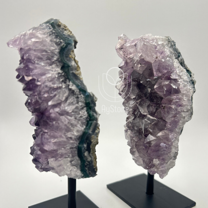 Amethyst auf Metallständer