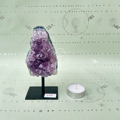 Amethyst auf Metallständer