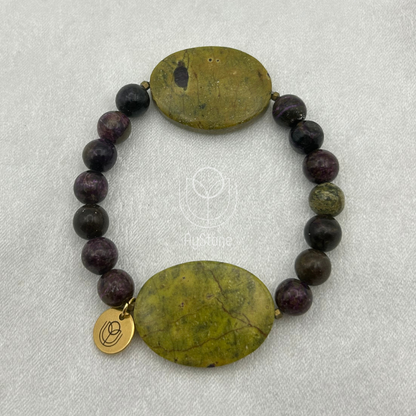 Edelsteinarmband Stichtit / Atlantisit in Matrix