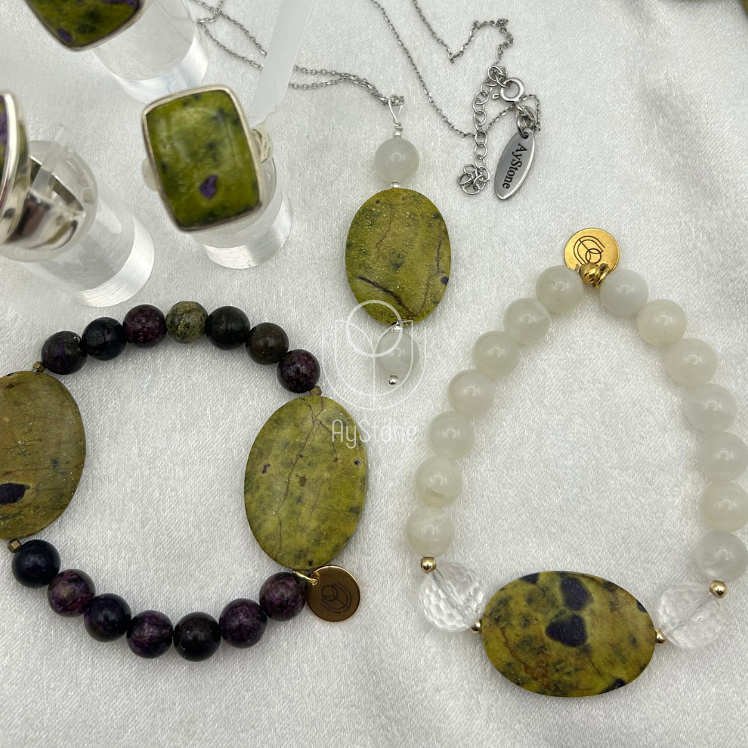 Edelsteinarmband Stichtit / Atlantisit kombiniert mit Mondstein und Bergkristall