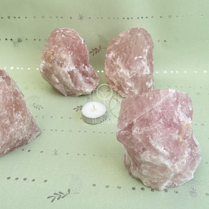 Rosenquarz mit gesägter Standfläche