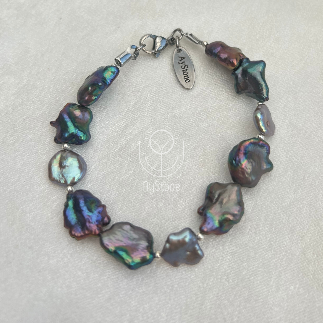 Armband mit cremefarbenen und schwarzen Süßwasserperlen