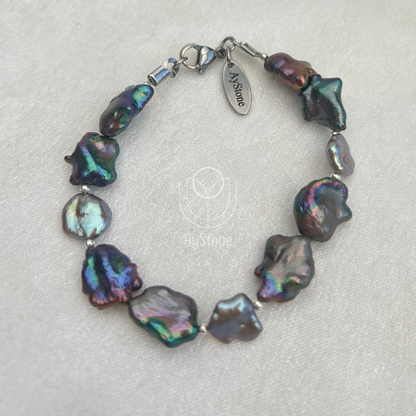 Armband mit cremefarbenen und schwarzen Süßwasserperlen